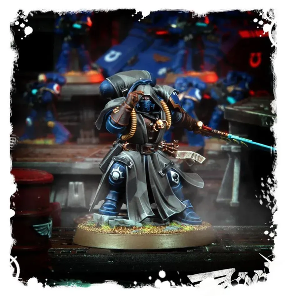 Мініатюра WARHAMMER 40000: SPACE MARINES - PRIMARIS LIBRARIAN IN PHOBOS ARMOUR 99070101055 фото